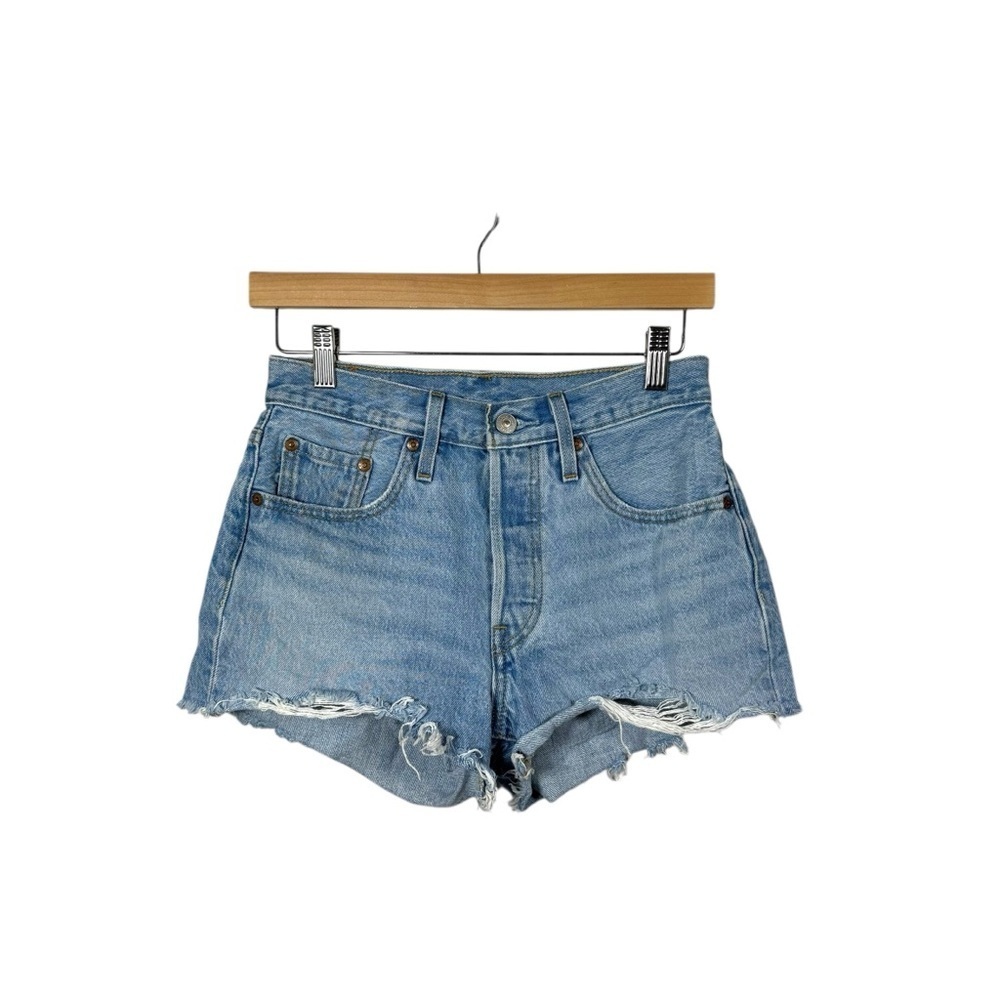 Levi’s Women’s 501 Original Fit High Rise Shorts Light Wash Size 25